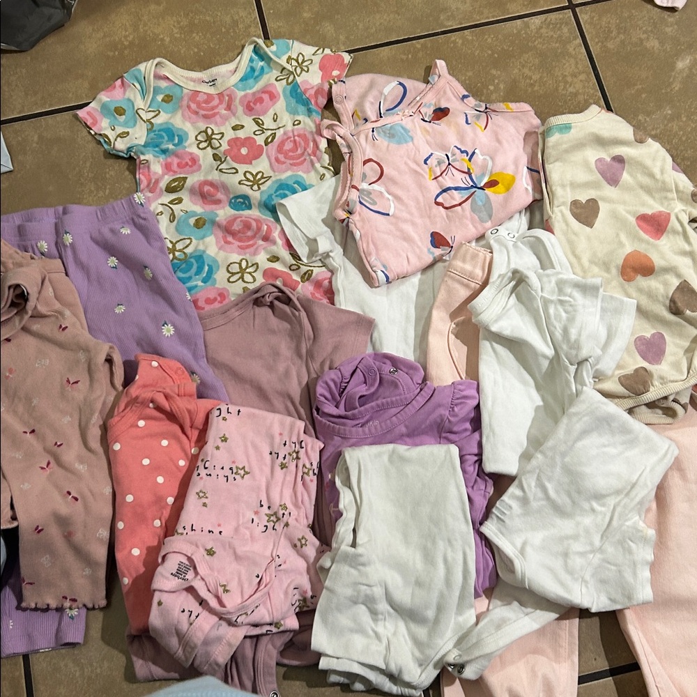 Carter's baby Bundle Mix Pieces Size 24 months